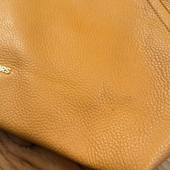 Michael Kors two-way shoulder bag and matching wallet with optional strap. - Picture 4 of 13